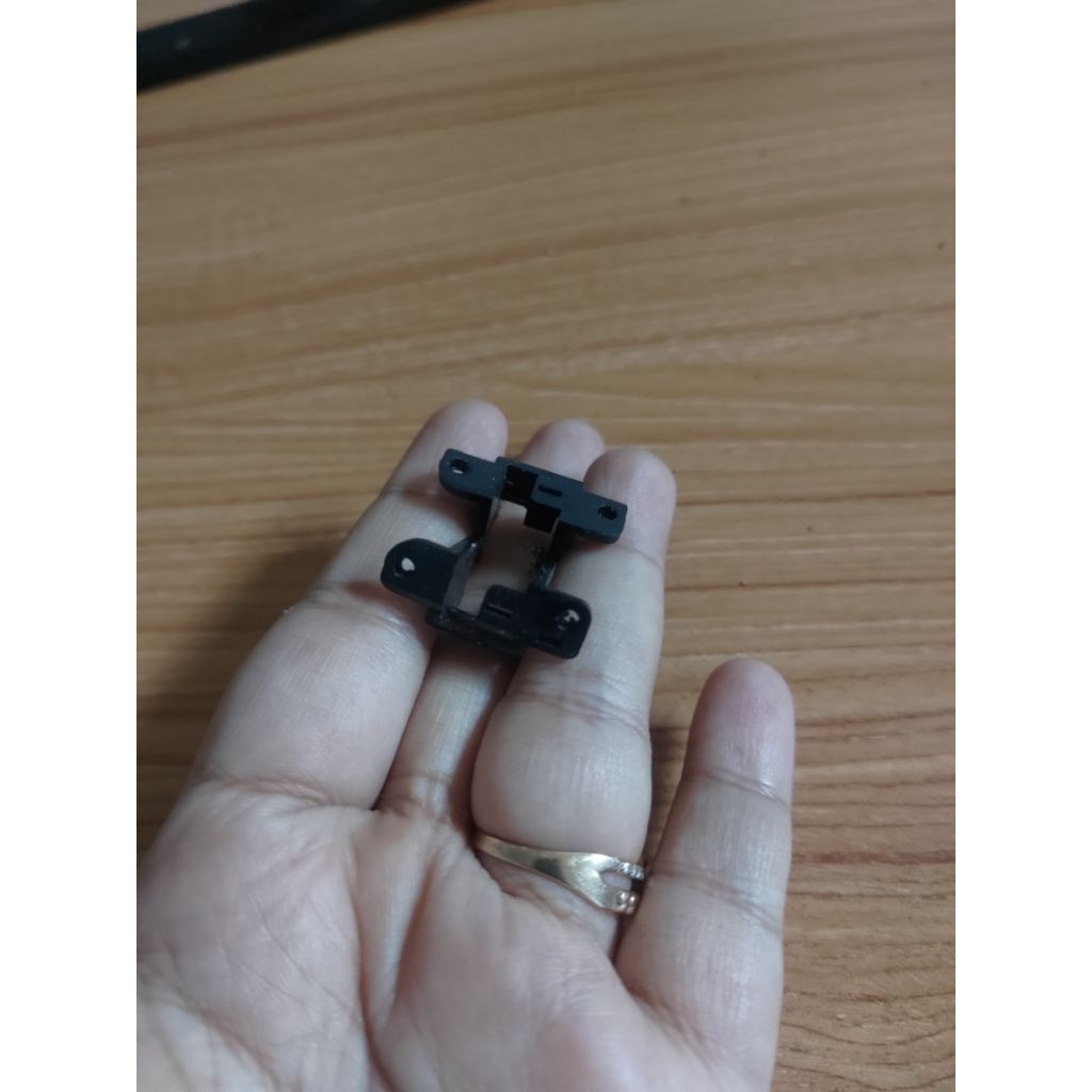 Tutup Engsel Laptop Toshiba Satellite L730 L735