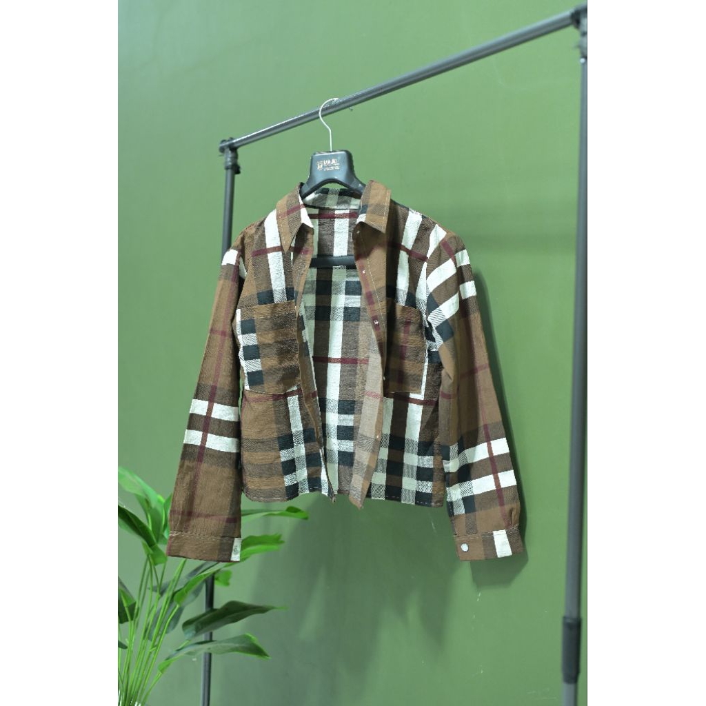 BAJU KOREA CROP TOP KOTAK