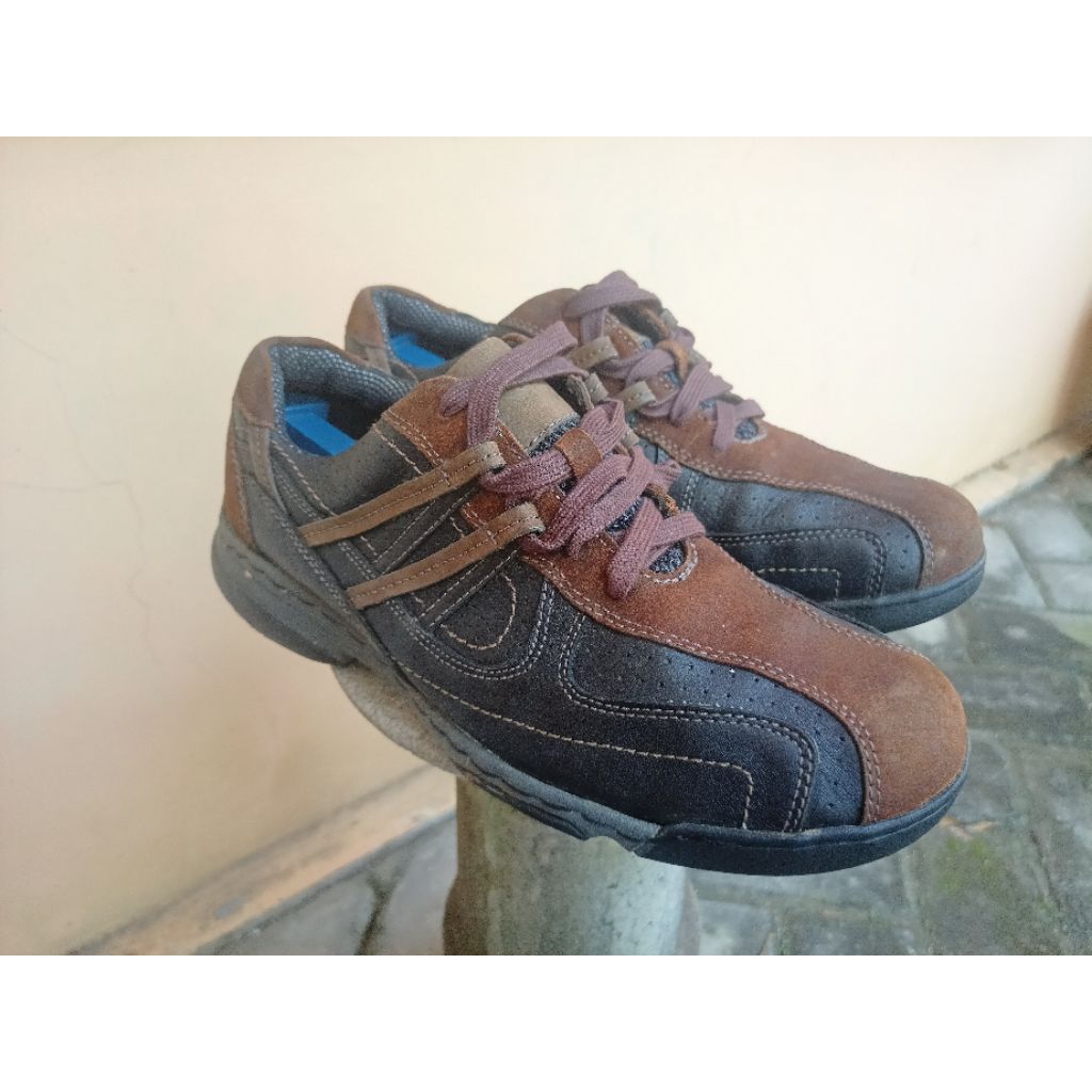 Sepatu kulit hp outdor seken size 43