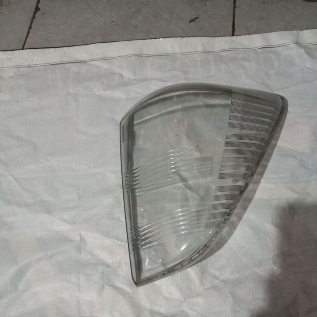 mika lampu belakang rush 2012 original