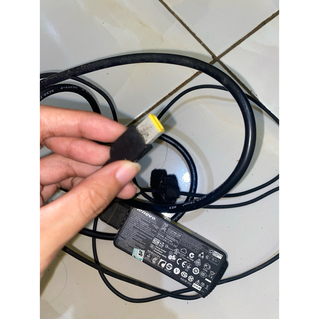 PRELOVED AC ADAPTER / CHARGER LAPTOP LENOVO