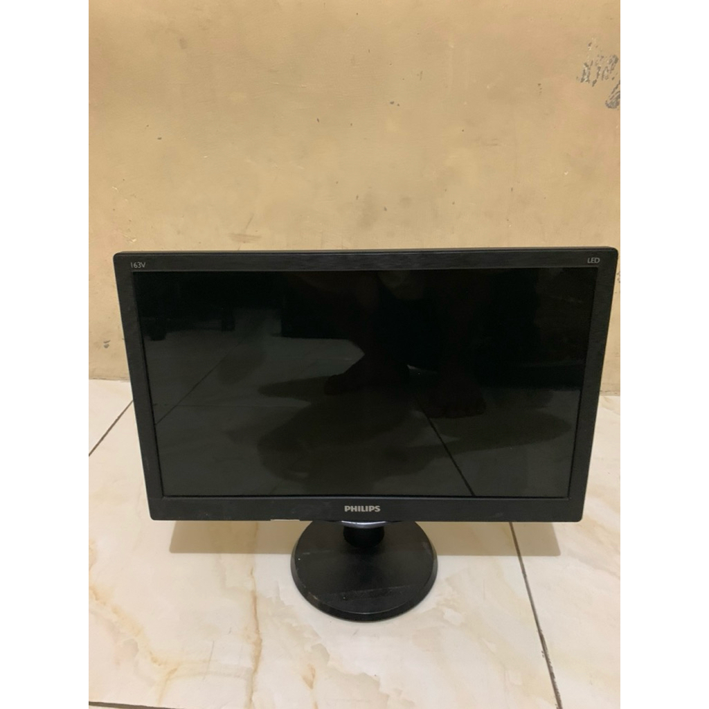 monitor philips 16 inchi led Lengkap kabel””