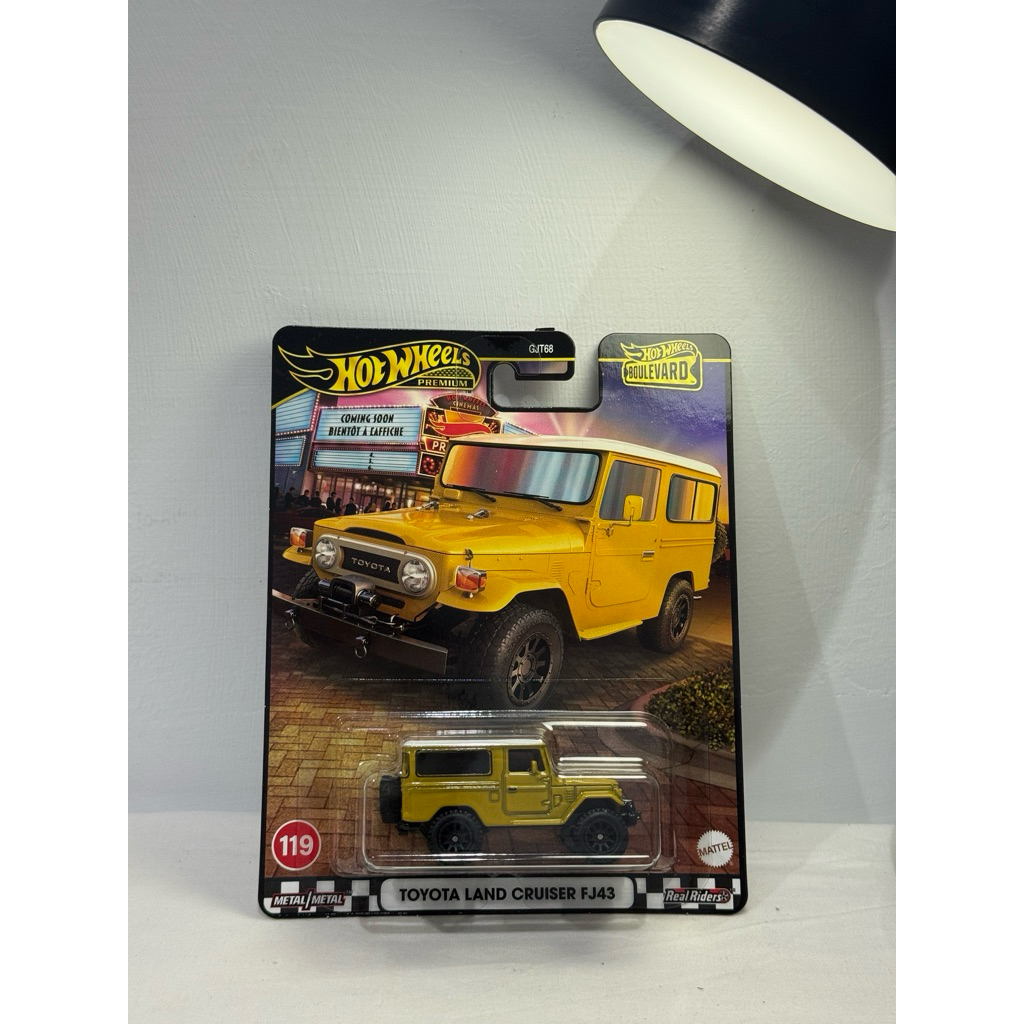 Hotwheels Premium Toyota Land Cruiser FJ43 + Protector