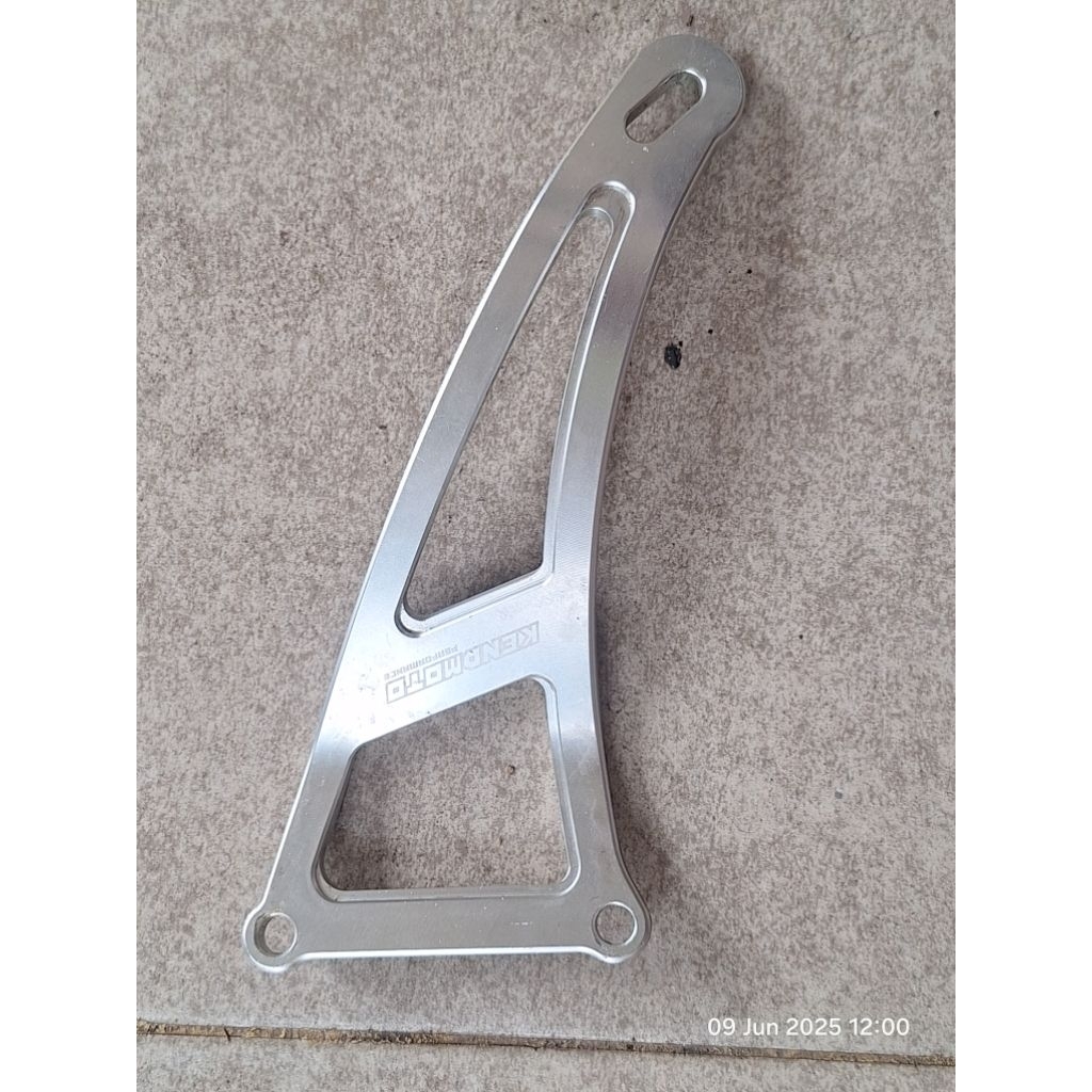 Hanger exhaust kendmoto ZX25R