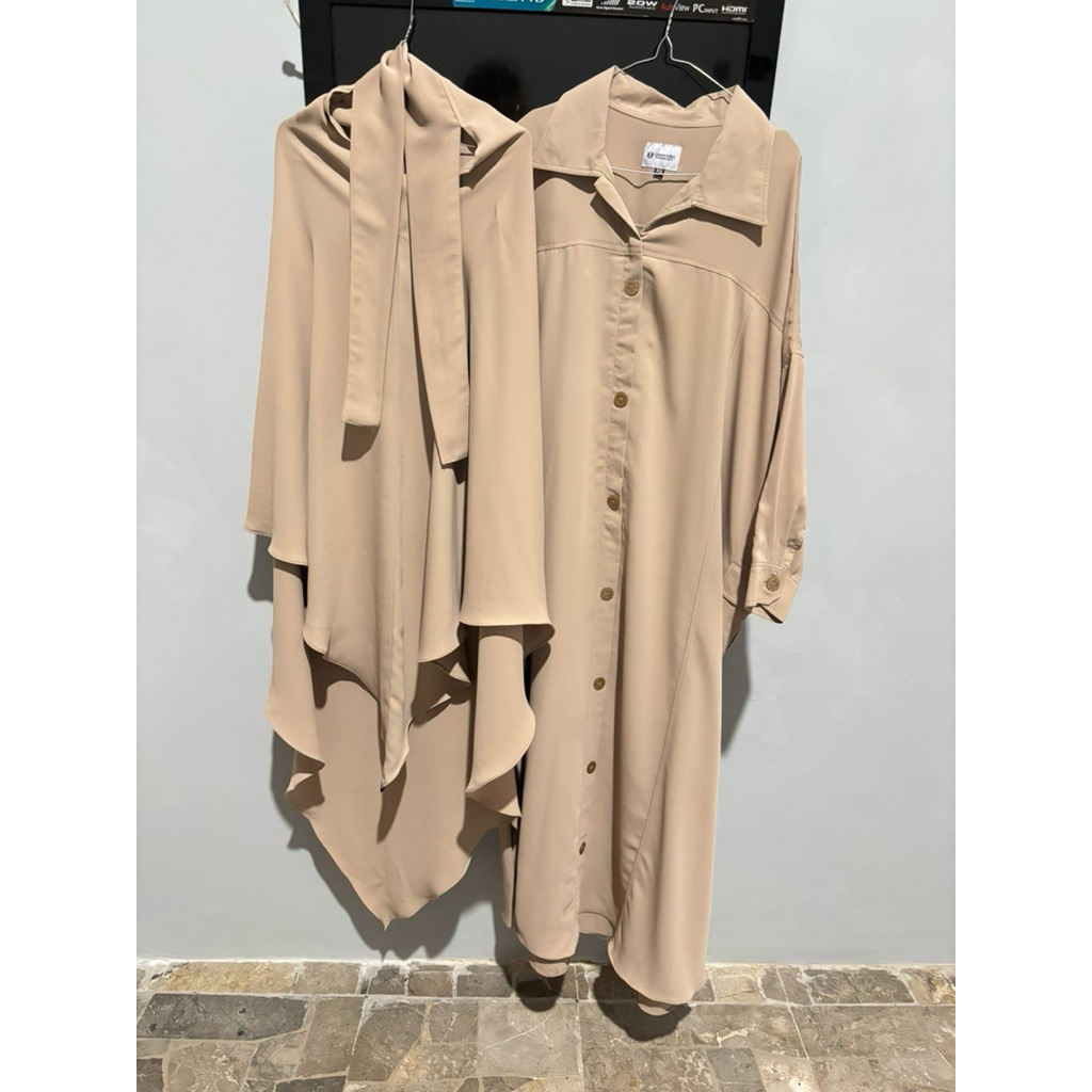 PL Ummaira abaya dan Khiban