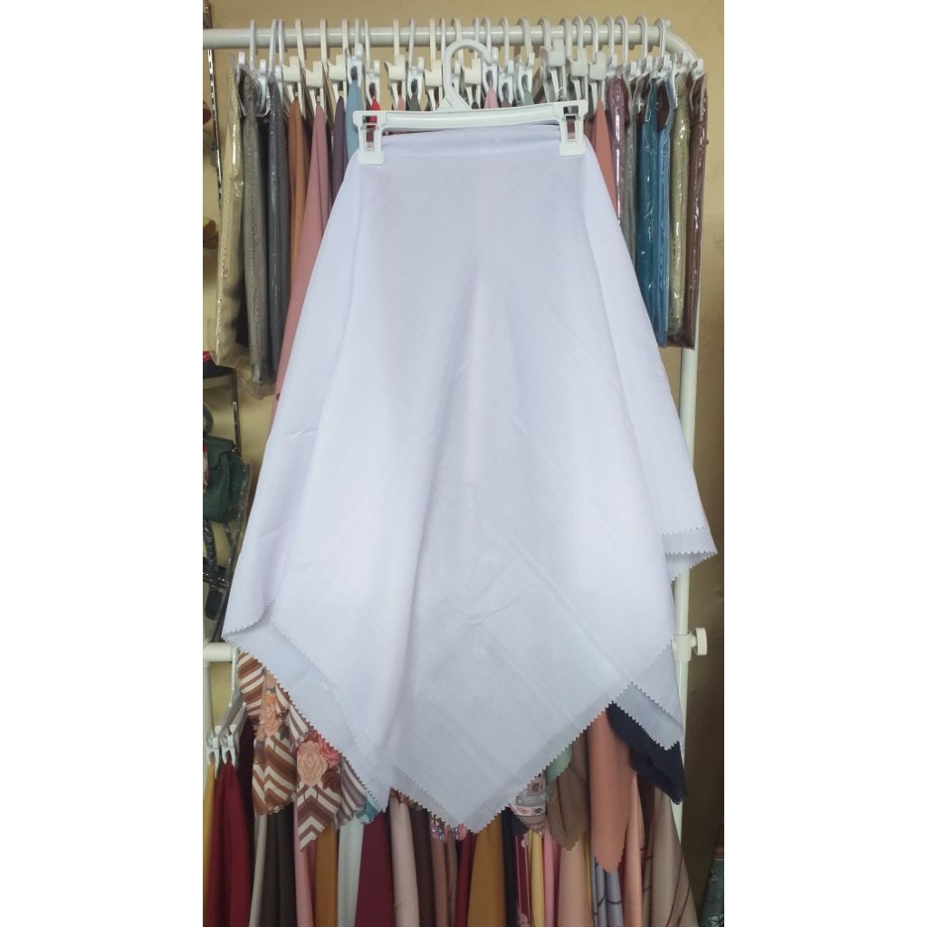 Hijab segi empat putih