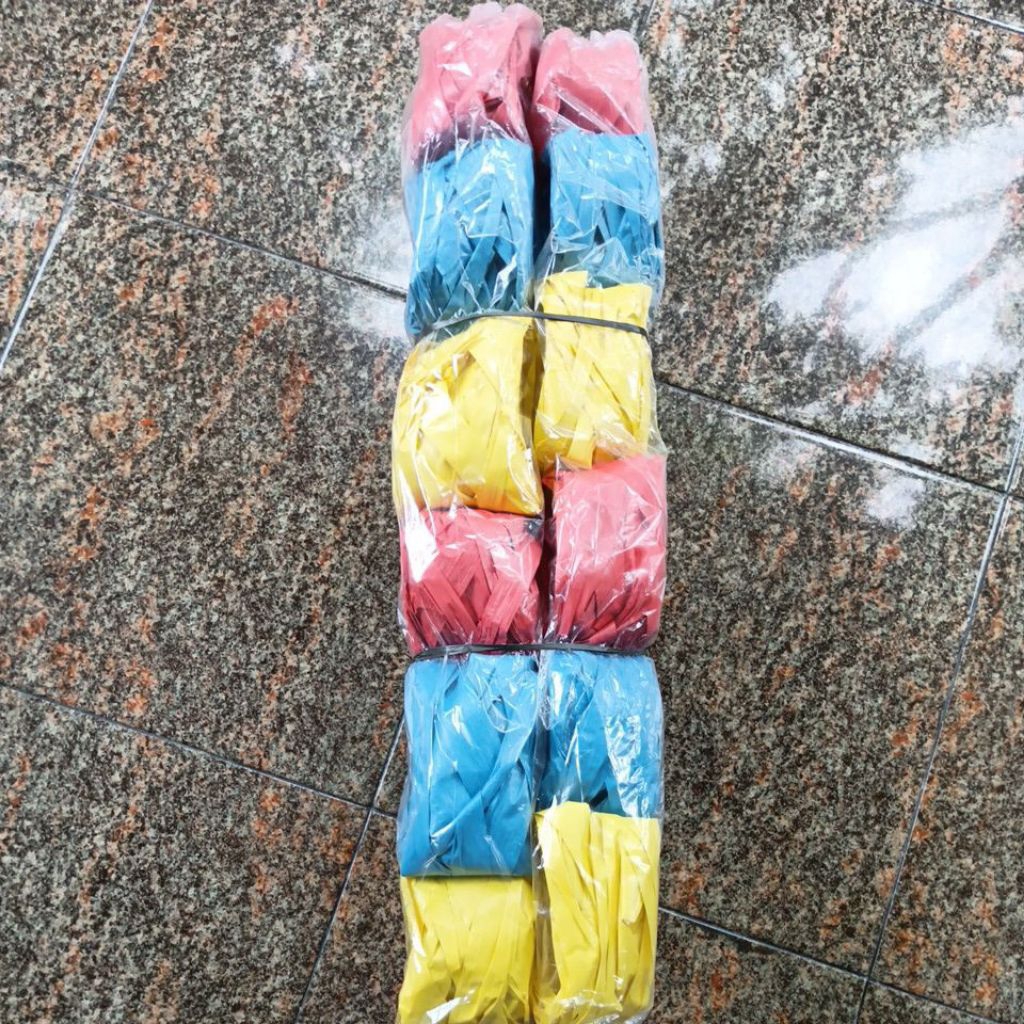 

tali rafia 1slop isi 12 biji bisa ecer 1000 an