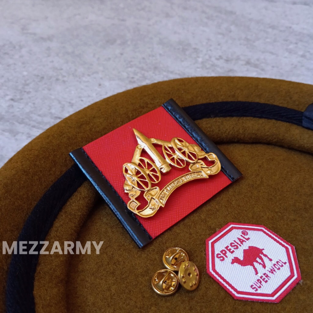 TOPI BARET DAN EMBLEM BARET ARMED