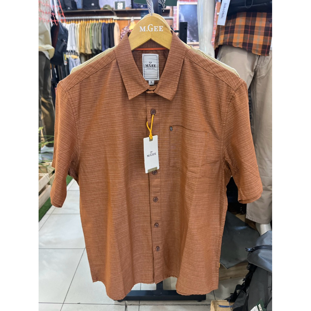 MGee kemeja pria lengan pendek Alto C119 Brown