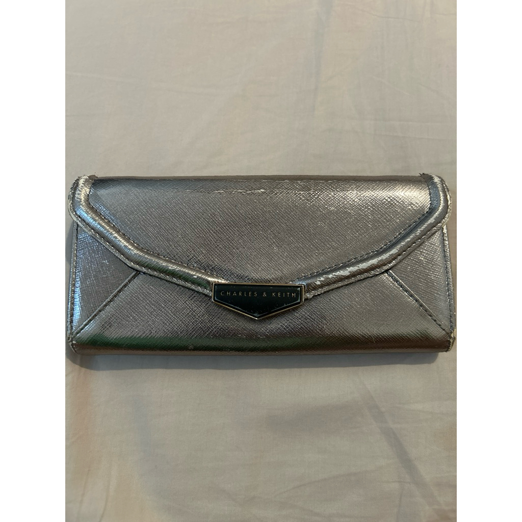 PRELOVED CHARLES & KEITH DOMPET / PURSE / dompet panjang wanita