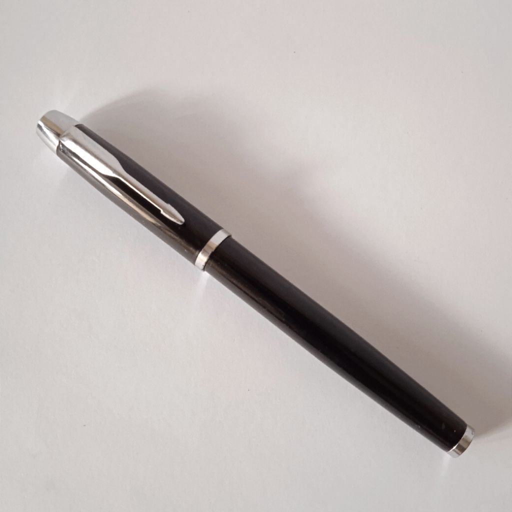 

Antik Pulpen Parker Lama Hitam Bodi Logam Second Kondisi Utuh Lawas Layak Koleksi