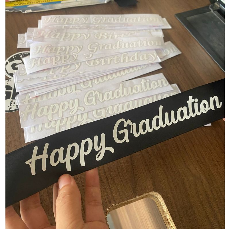 

STIKER PITA SATIN GRADUATION (KHUSUS WARNA PUTIH) / STIKER PITA BUCKET BUNGA