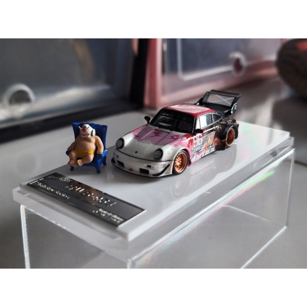 Stance Hunters Resin Porsche RWB 964 + Figure Like a Boss
