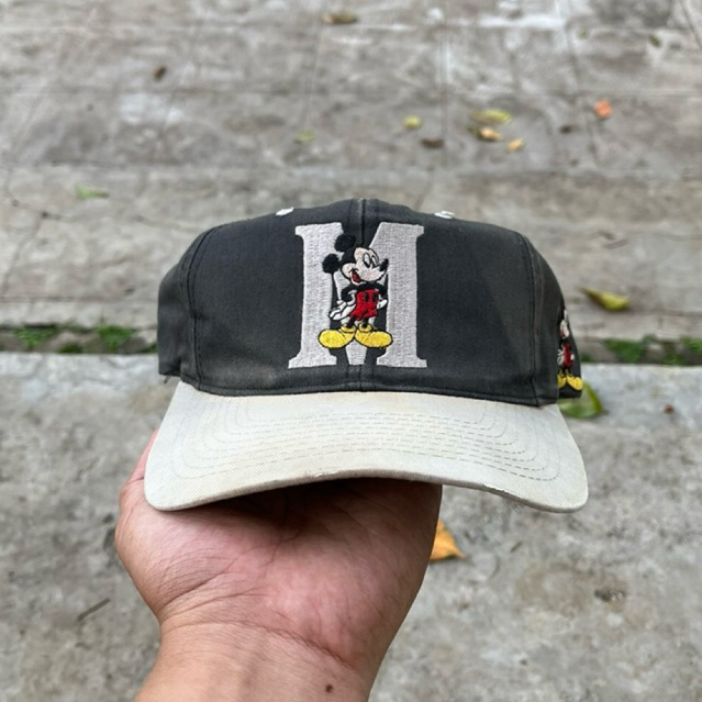 Vintage 90s Mickey Mouse Disney Cartoon Embroidered Black Cream Snapback Hat
