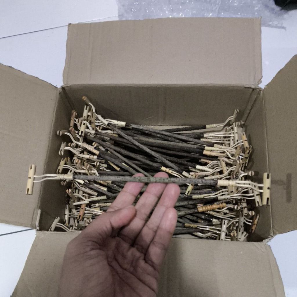 tangkringan ukir khusus pleci sangkar bulat atau helopet