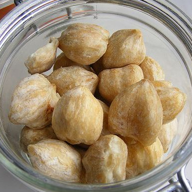 

Kemiri Kupas Kering Asli – Siap Pakai untuk Masakan | 100g 250g 500g 1kg