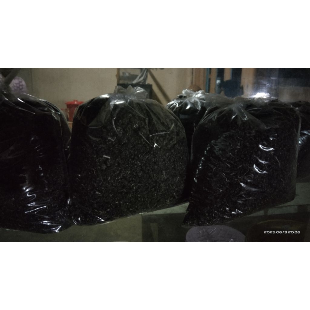 

Tiwul kering,nasi tiwul , nasi singkong