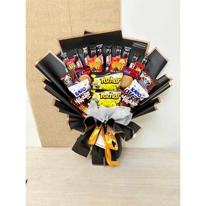 

Buket Snack Wisuda dengan snack yang bermacam macam
