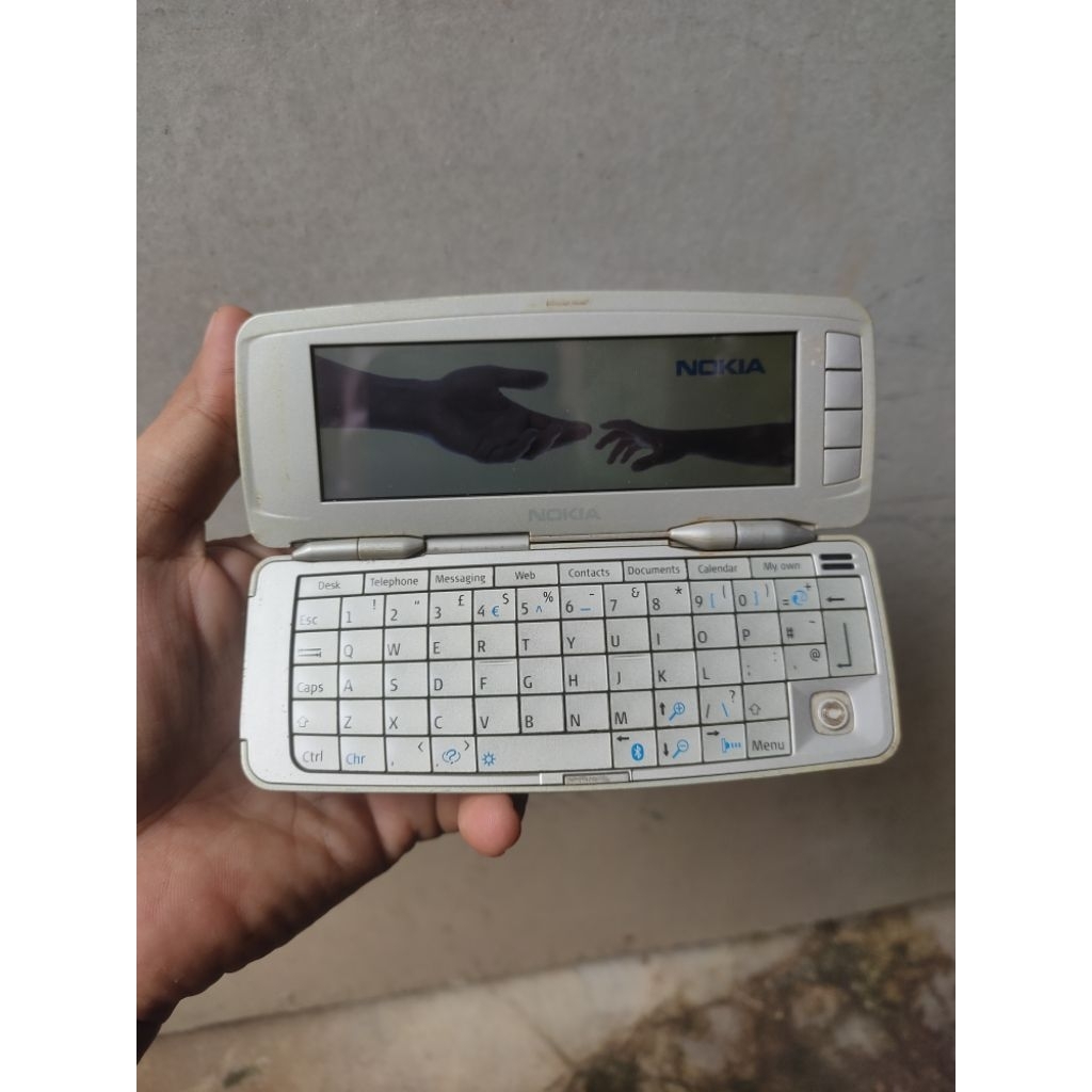 hp jadul Nokia 9300 kondisi hidup