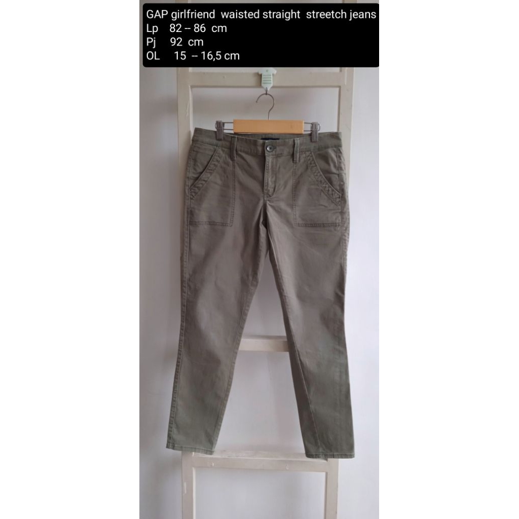 GAP girlfriend waisted straight streetch jeans