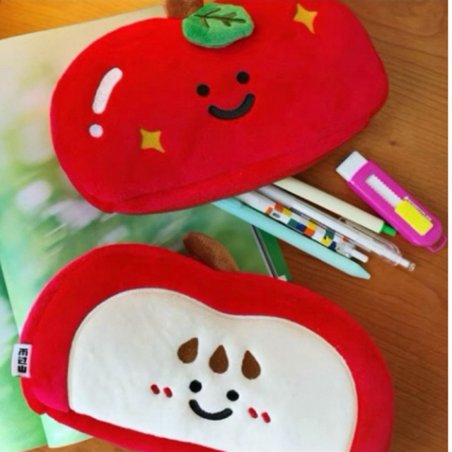 

Pouch apel atau tempat pensil