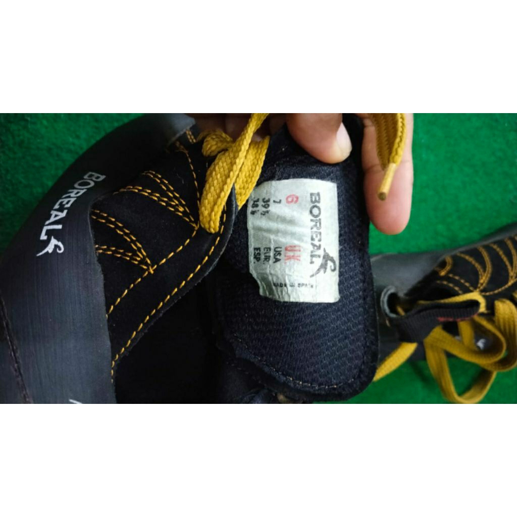 Sepatu panjat tebing BOREAL