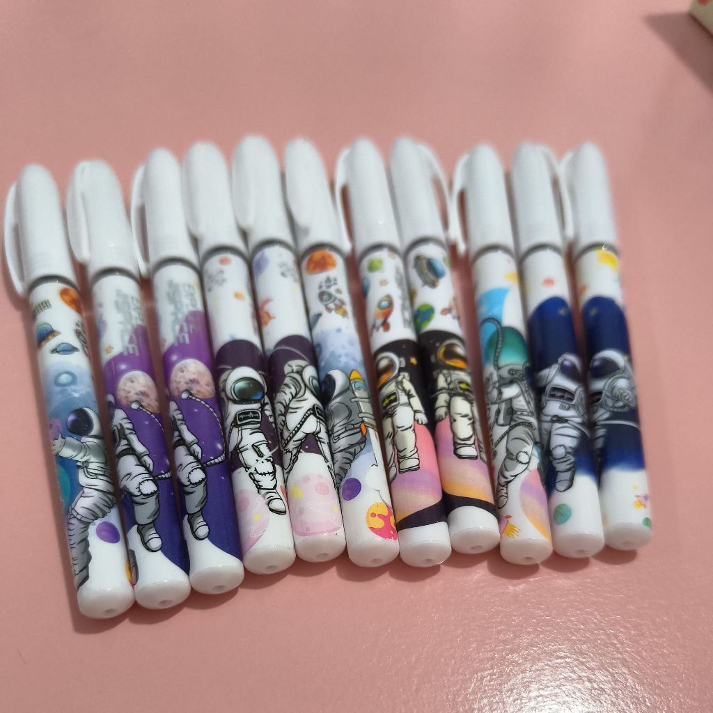 

Puplen Tinta Hitam Motif Astronot