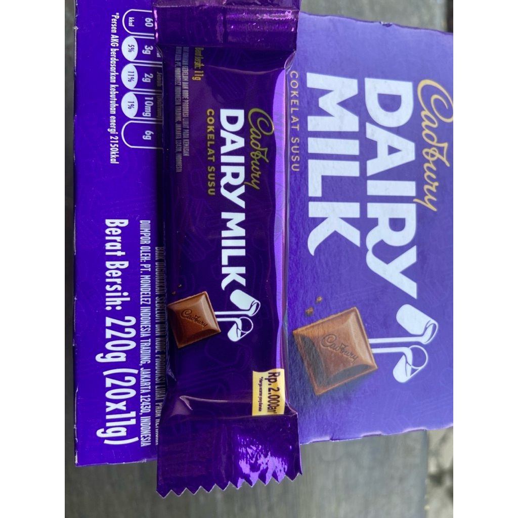 

Coklat Cadbury Dairy Milk 11gr ekonomis 2000an