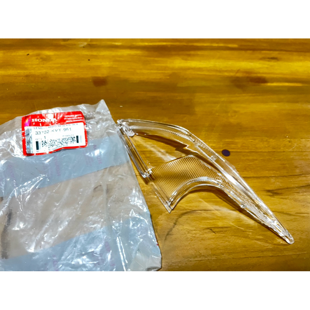 MIKA KACA LAMPU SEN SEIN RETING BELAKANG KANAN Honda BEAT karbu karburator original AHM 33702-KVY-96