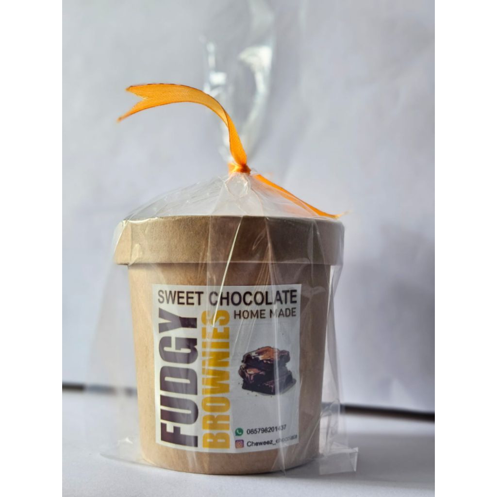 

Cheweez Chocolate- Fudgy brownies [brownies Coklat] isi 8pcs