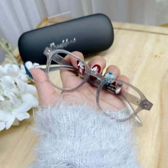 Dari makassar, kacamata muddani