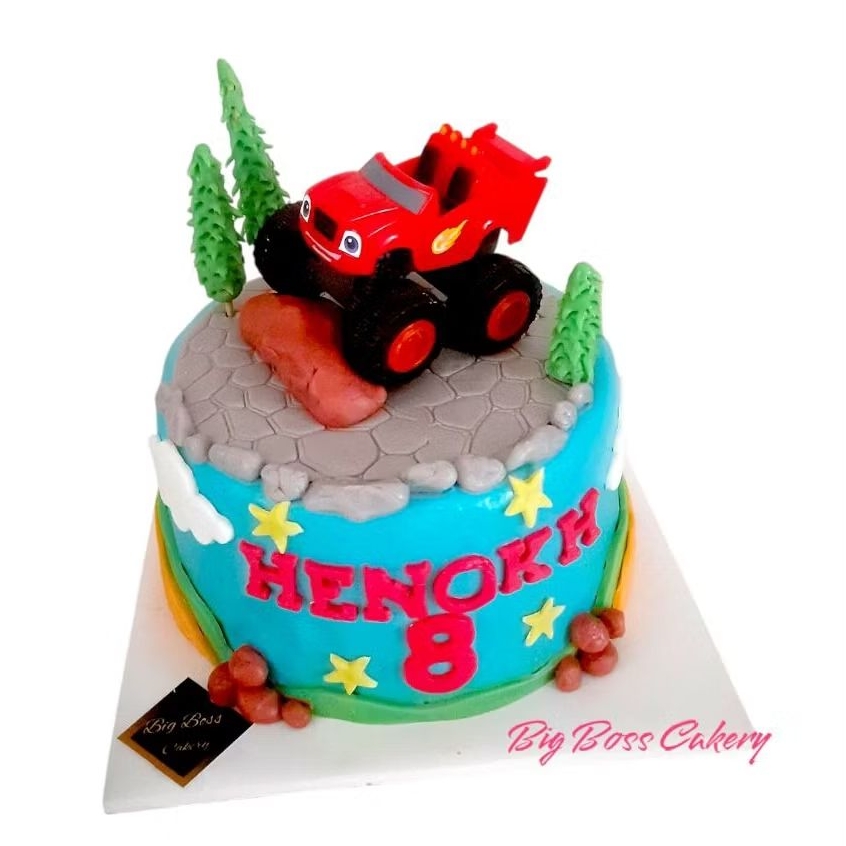 

MONSTER TRUCK FONDANT CAKE