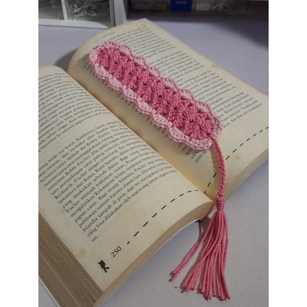 

Crochet Bookmark | Penanda buku rajut | pembatas halaman