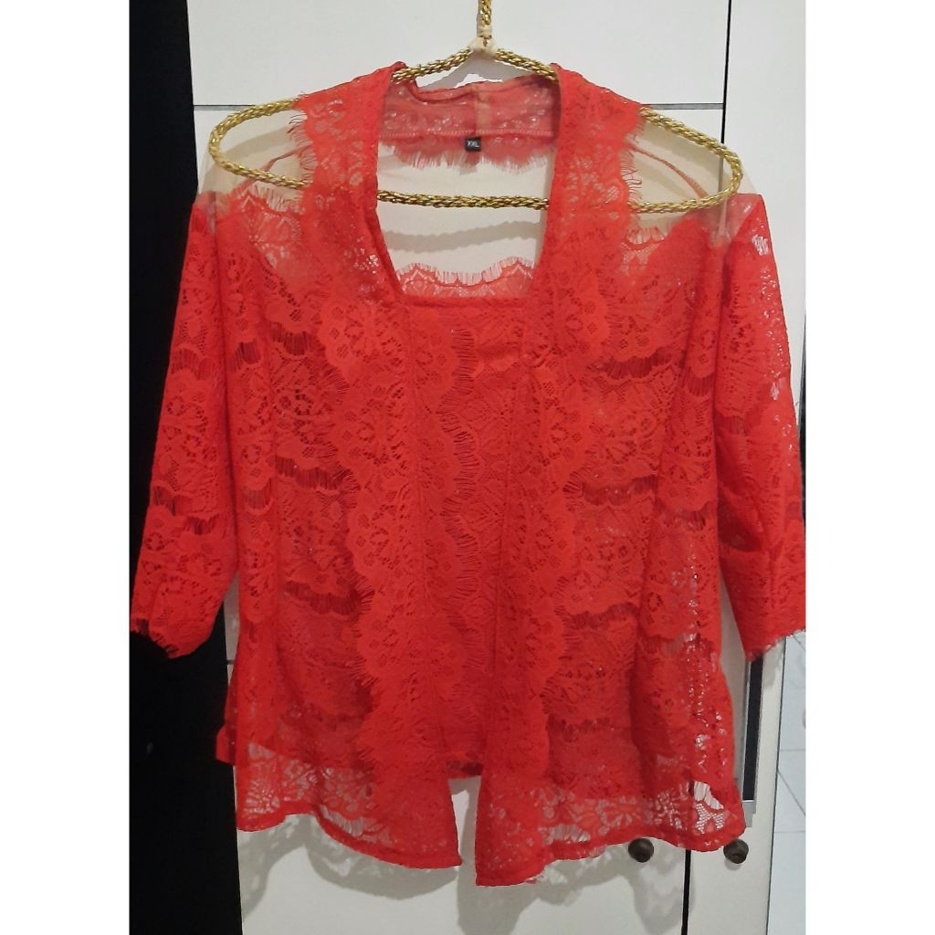 Preloved - Set kebaya bali dan rok panjang belah samping