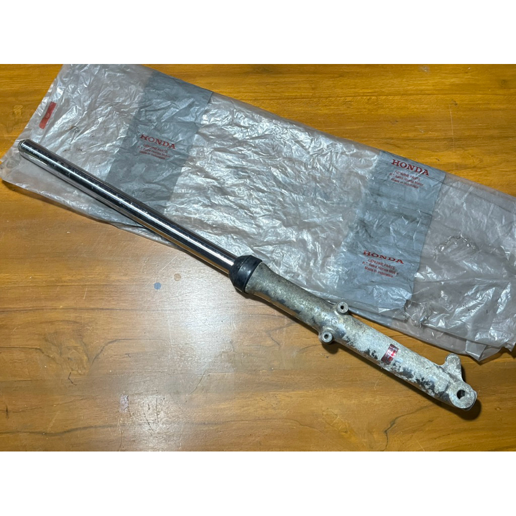 SHOCKBREAKER ASSY GL100 GL125 WIN100 CB125 CB100 K5 SHOCKBREAKER SHOCK SKOK DEPAN HONDA GL100 GL 100