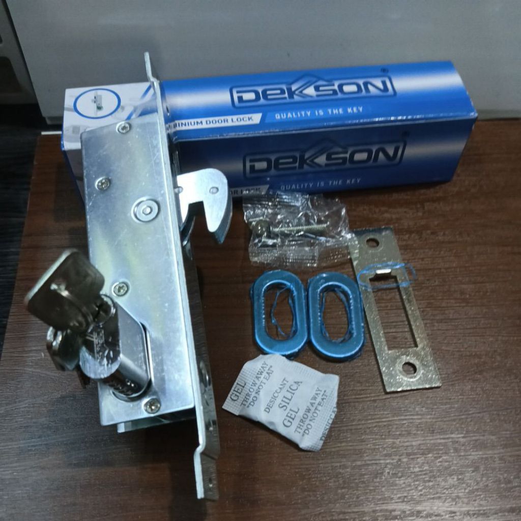 Kunci Pintu aluminium dekson kait 8423 / Kunci Pintu swing dekson