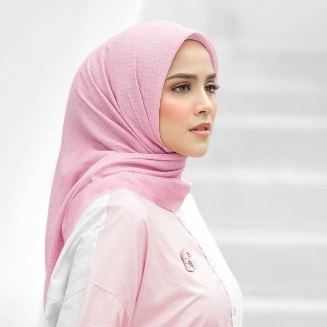 THE TAPIS SQUARE BUBBLE GUM