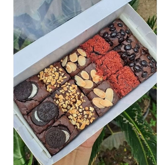 

BROWNIES FUDGY 20×10 ~ bisa kirim luar kota