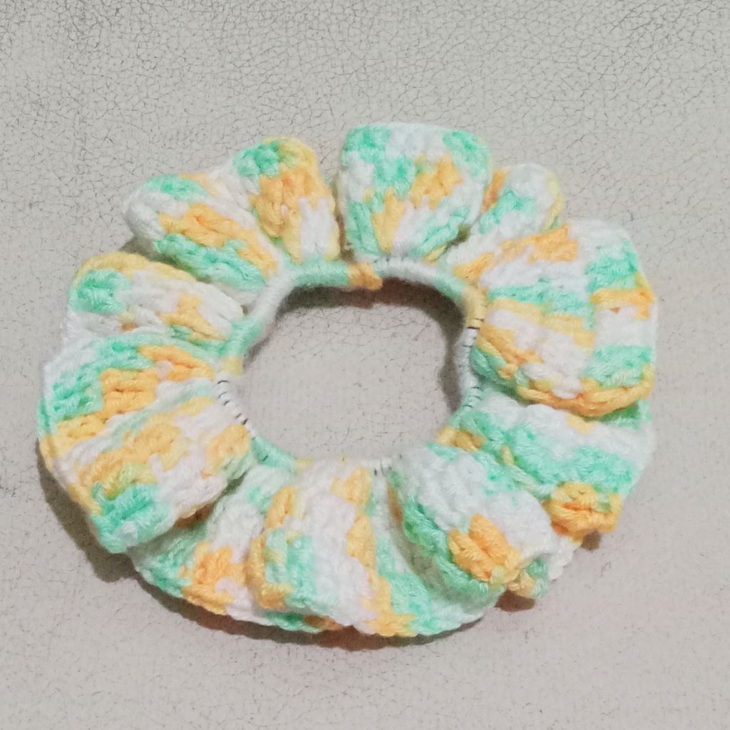 Scrunchie Rajut / ikat rambut
