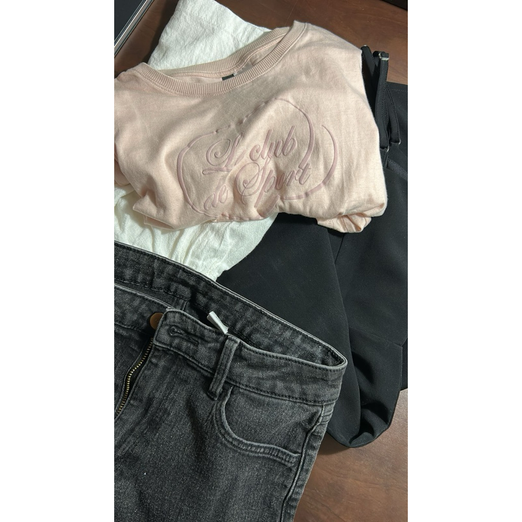 4 items prelove (hm crop+ hm denim black shorts, pendek putih, obox dress)