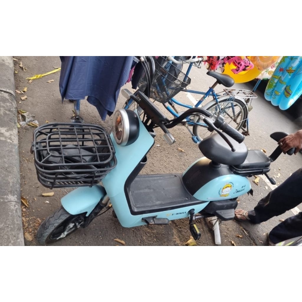 Sepeda Listrik Uwinfly Redfish 6 (RF-6) (seken, kondisi bagus)