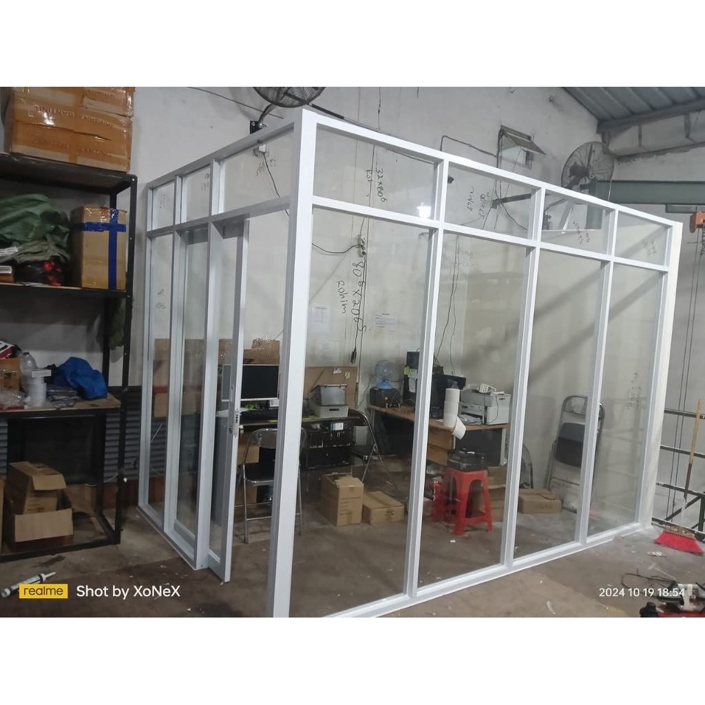 Partisi pintu sliding