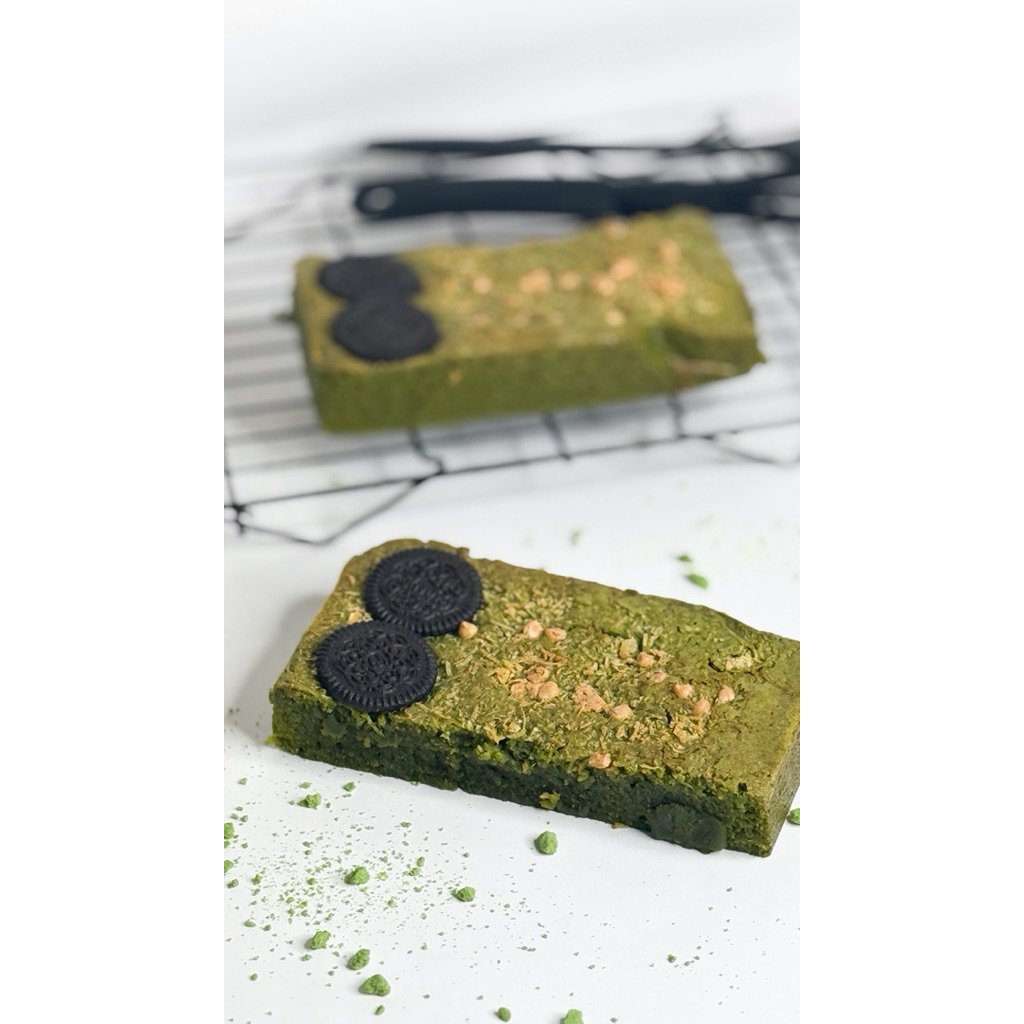 

BROWNIES MATCHA PEREMIUM / fudgy brownies