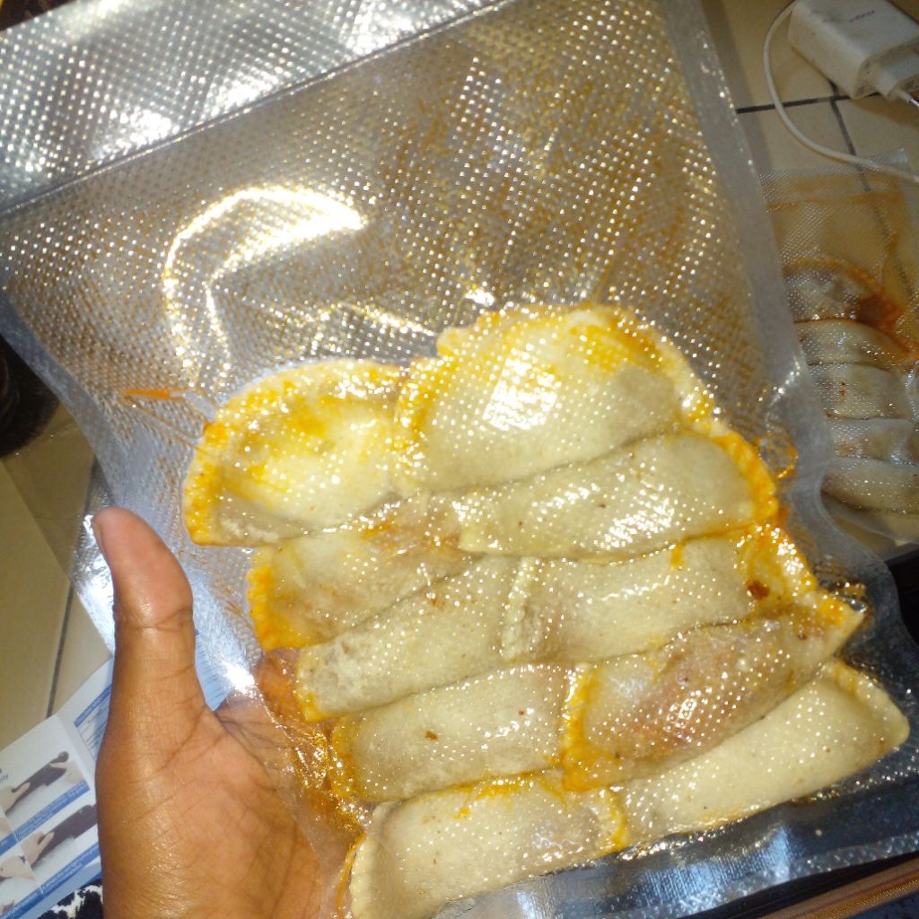 

cireng isi ayam suwir pedas/ati ampela/keju/bakso/sosis/usus/jando