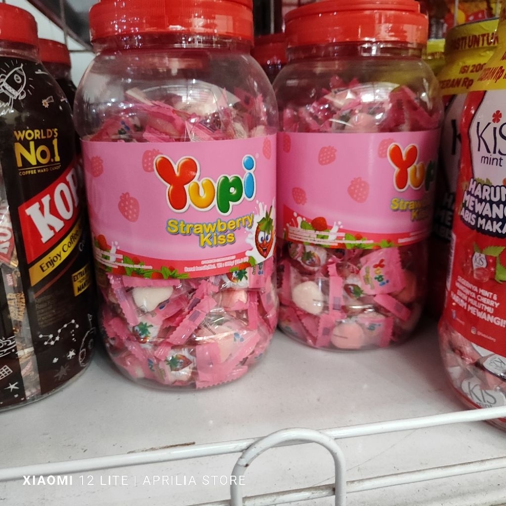 

Permen Toples Yupi Tamarin Kopiko Kis