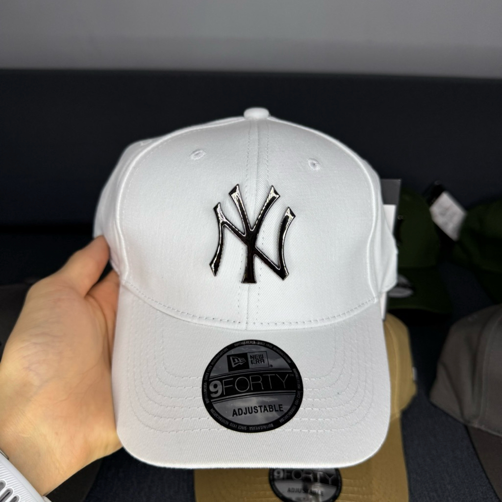 Topi Baseball Cap NY Putih Metal Besi Logo Silver