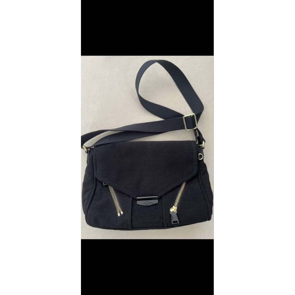 Preloved Kipling Messenger Black Cross Body