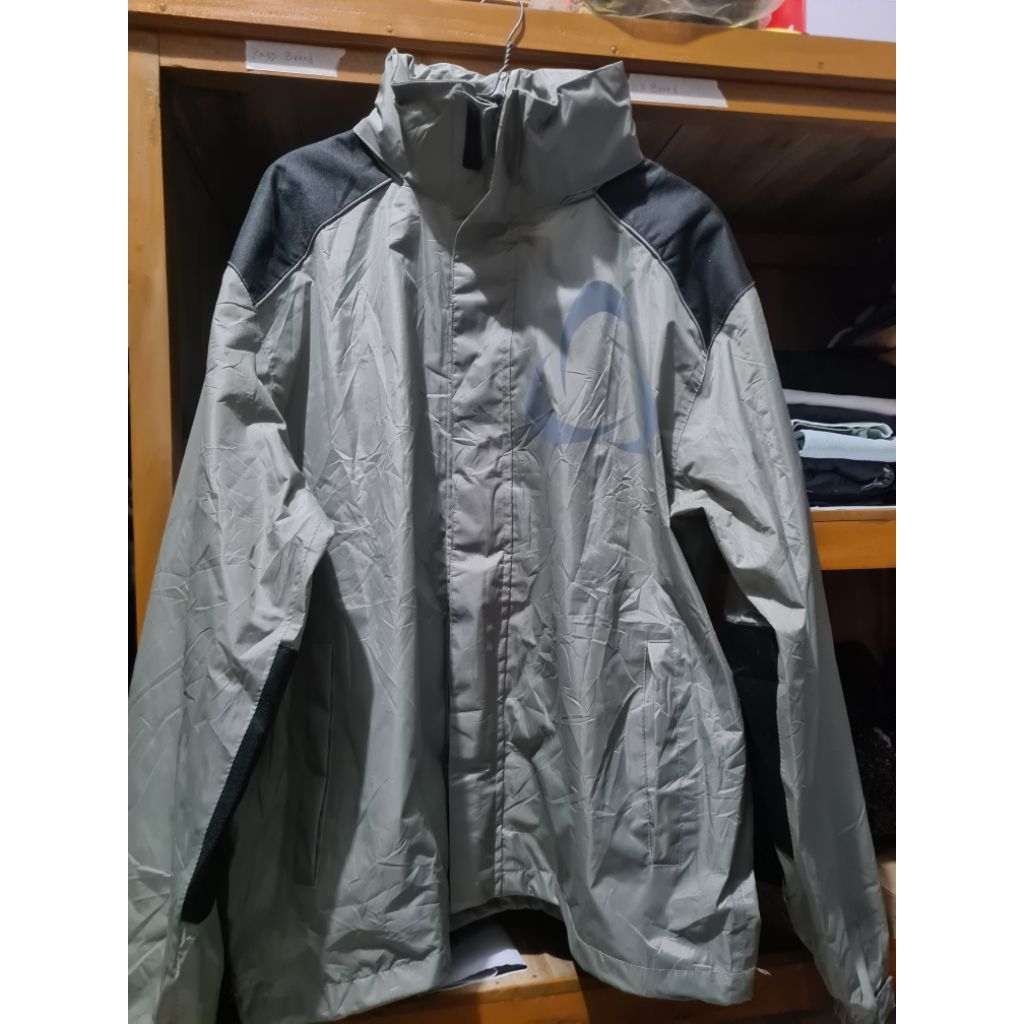 jaket outdoor lipner second,jaket outdoor lipner preloved