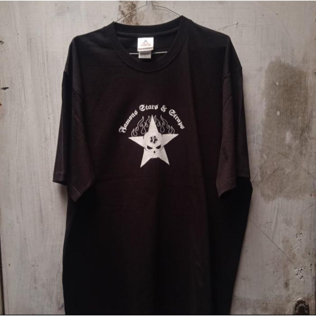 Kaos T-shirt Famous Stars & Straps Dirty