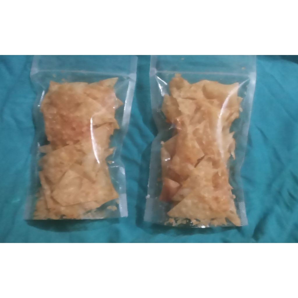 

Keripik Pangsit pedas Gurih 65g